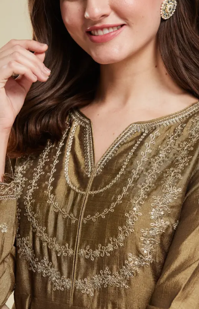 ✨ Women Silk Blend Kurta Pant Dupatta Set