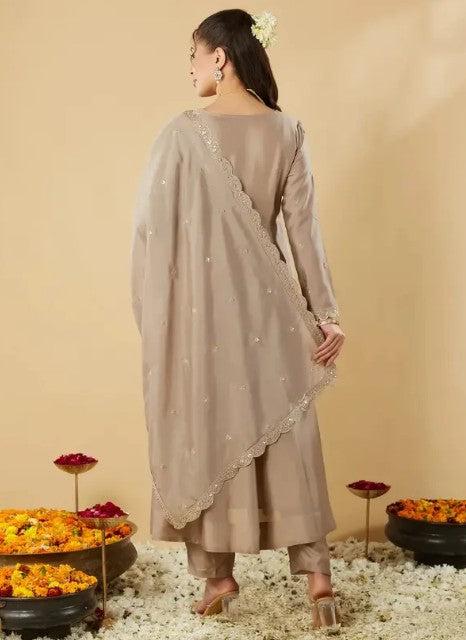 ✨ Women Silk Blend Kurta Pant Dupatta Set