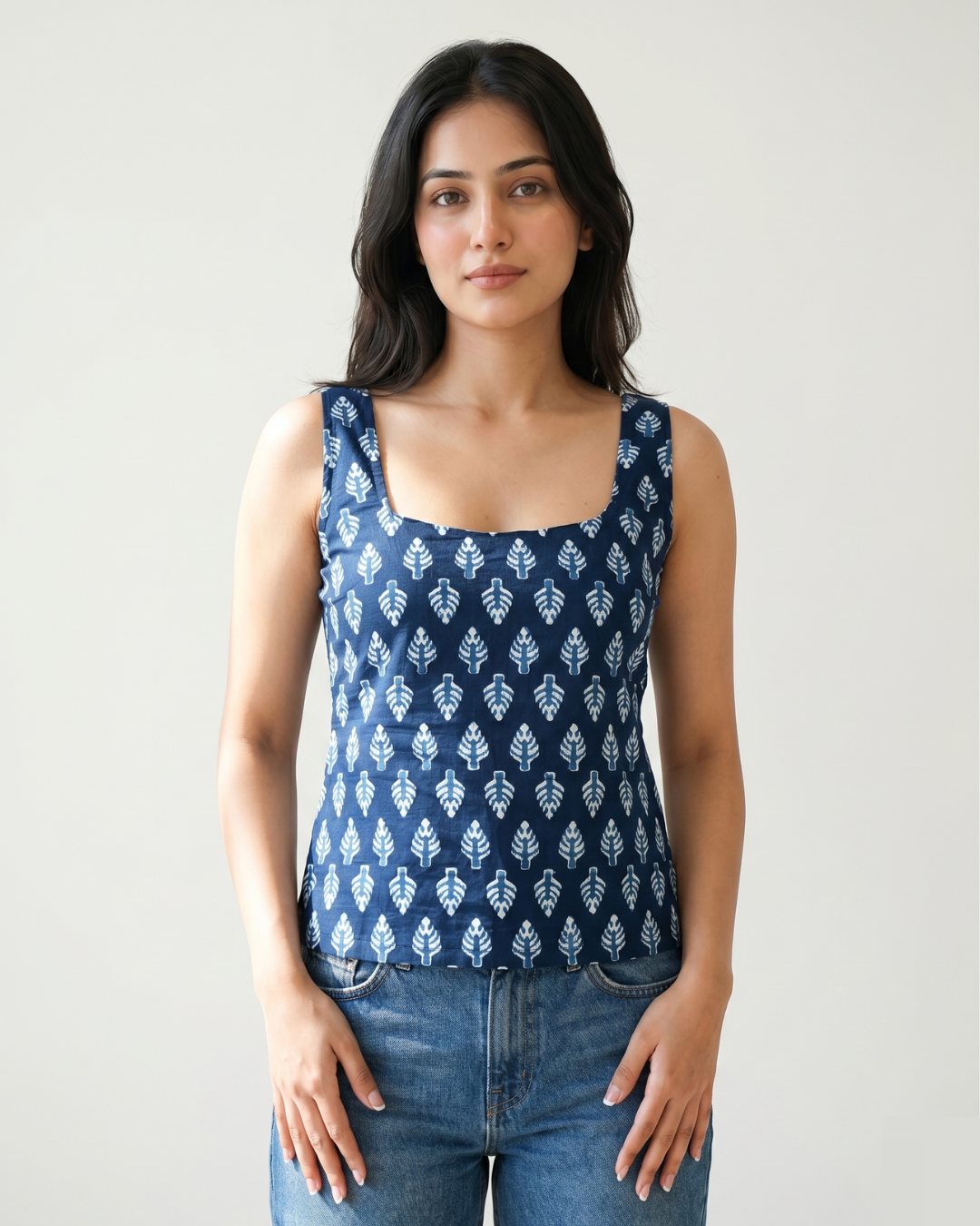 🌟 Backless Babe Top – Edition 1