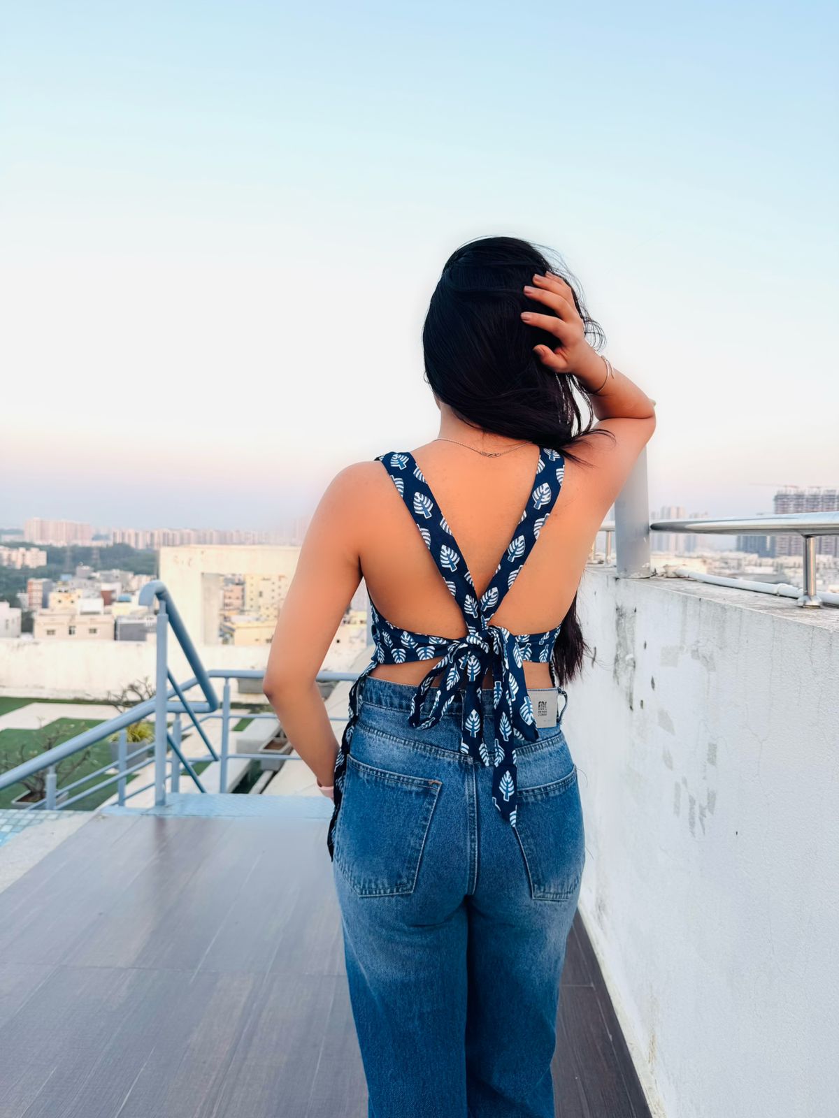 🌟 Backless Babe Top – Edition 1